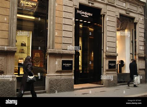 yves saint laurent milano via montenapoleone